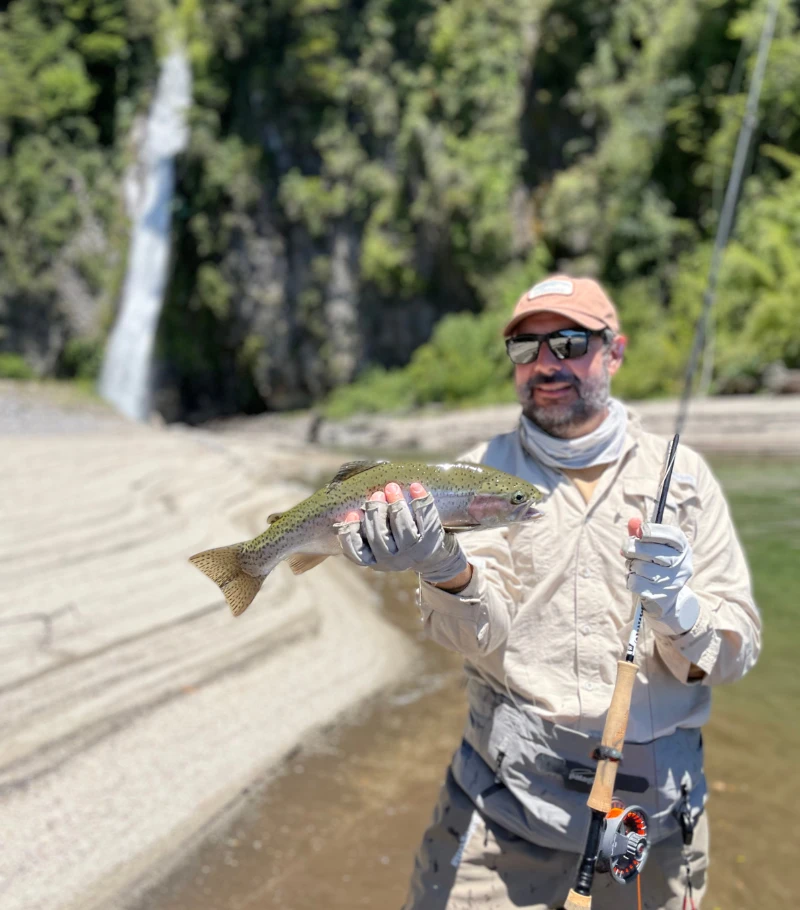 Reserva Pesca Float Tube en el lago Huishue - Parque Huishue